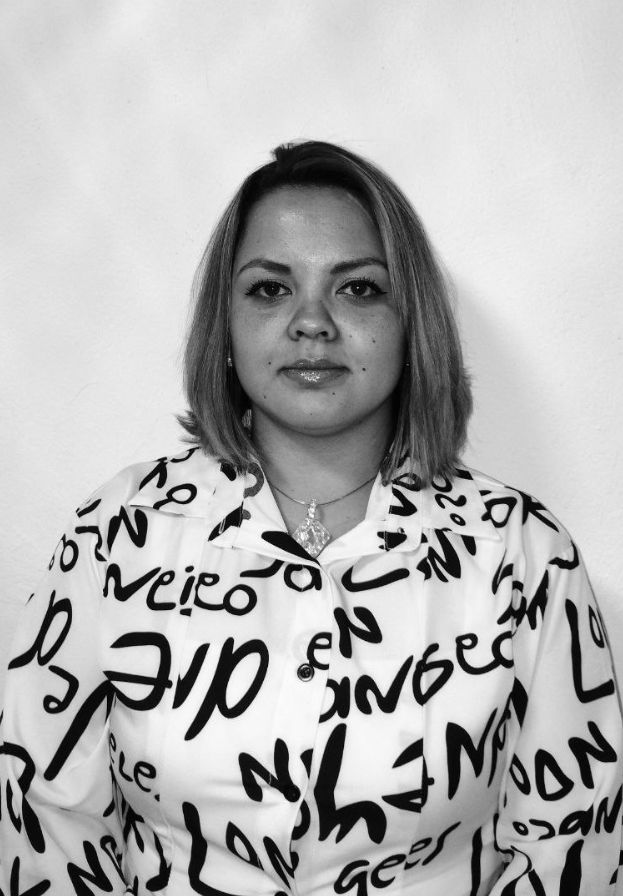 Laura López - Administración Asistente